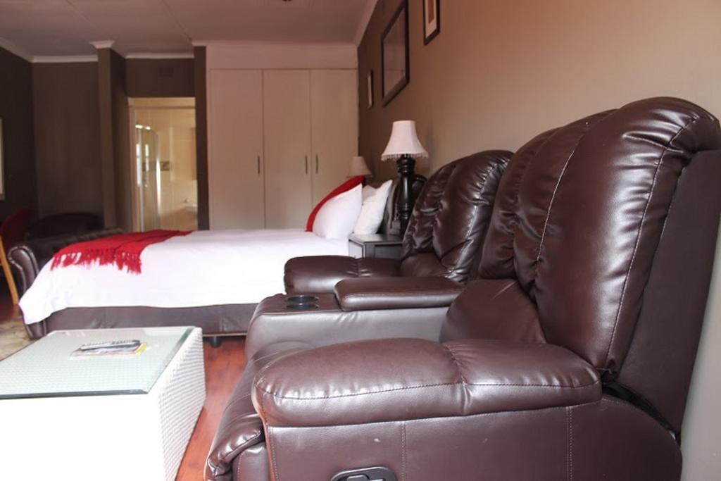 Flamboyant Guest Lodge 요하네스버그 외부 사진